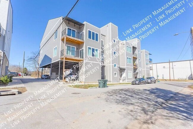 Building Photo - 1445 Fagan St