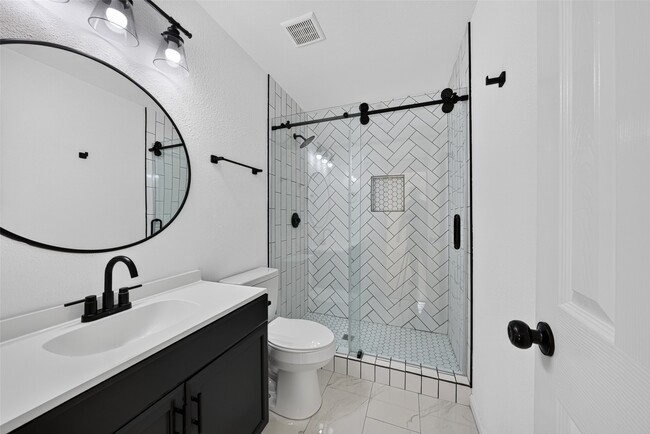 Building Photo - 17006 Enchanted Cir E