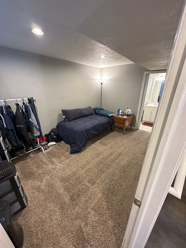 Building Photo - 776 E Scott Ave