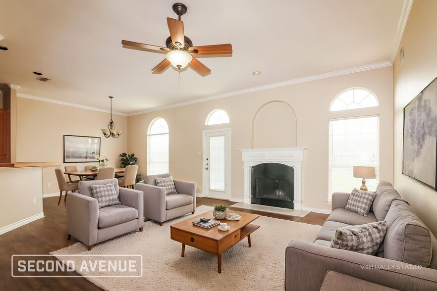 Building Photo - 2422 Luzius Dr