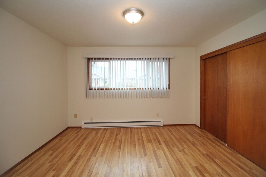 Building Photo - 7312-7334 N Lancaster Ave