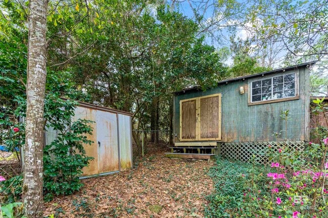 Building Photo - 16 Lancers Ln