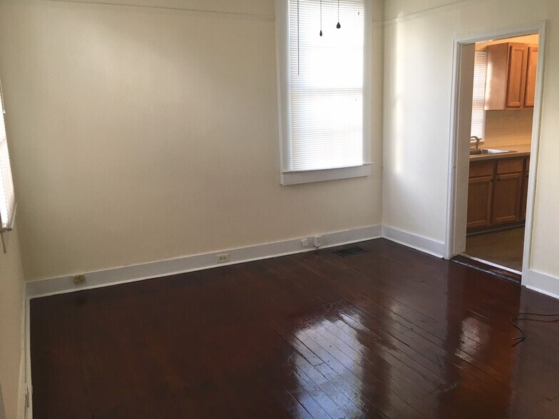 Building Photo - 8207 Freret St