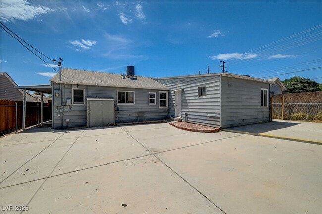 Building Photo - 1405 E Bridger Ave