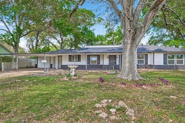 Building Photo - 815 Brooks Ave