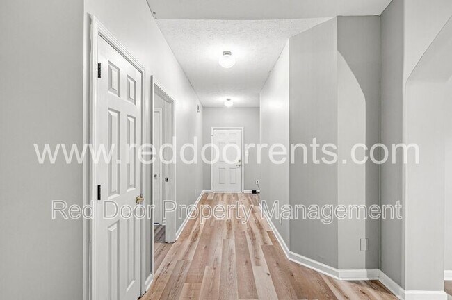 Building Photo - 5841 Hornbean Ct