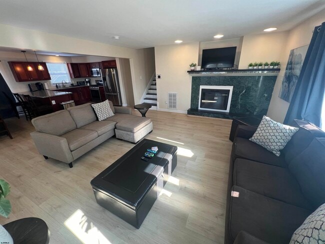 Building Photo - 239 N Derby Ave