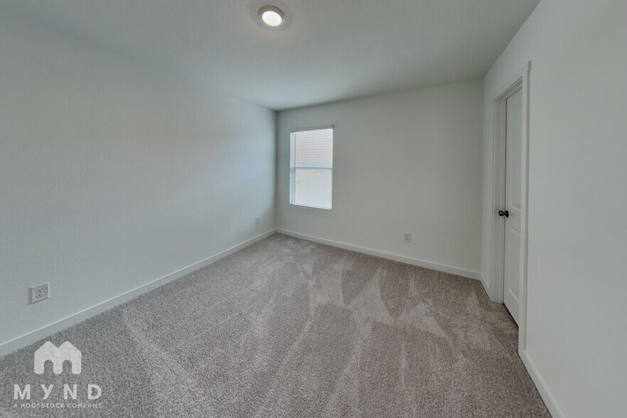 Building Photo - 1718 Milton Dr