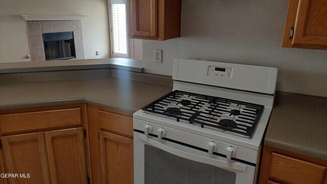 Building Photo - 12641 Tierra Tigre Ave
