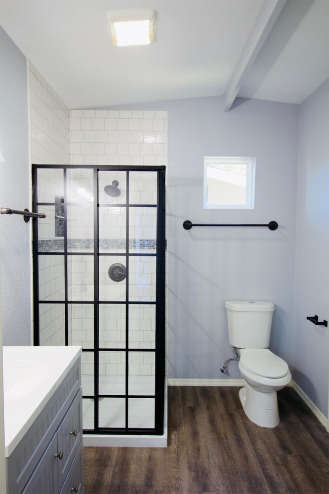 Building Photo - 231 Addax Dr