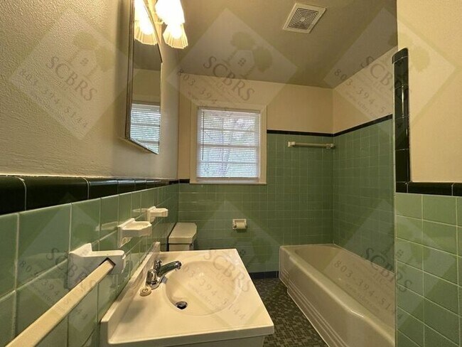 Building Photo - 2915 N Beltline Blvd