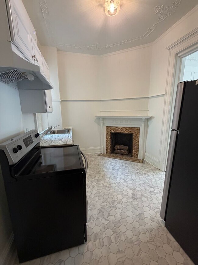 Building Photo - 110 S Beaver St