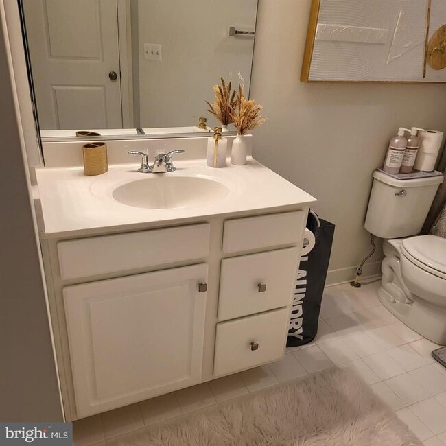 Building Photo - Welcome to your new home in the heart of Loudon County, VA!