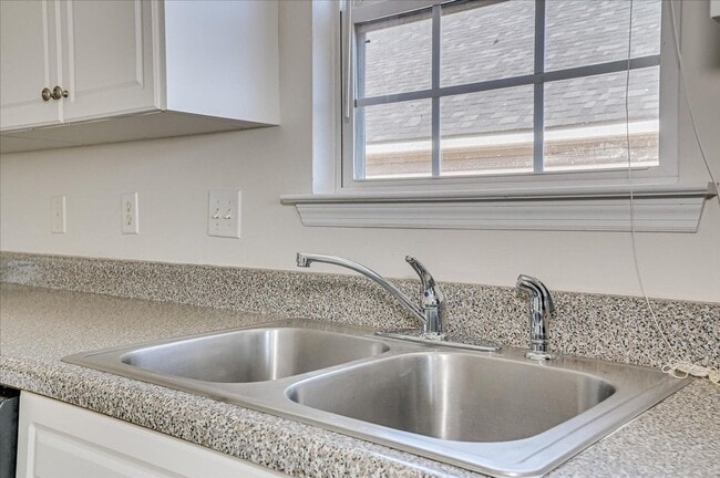 Building Photo - 772 Michelle Ct