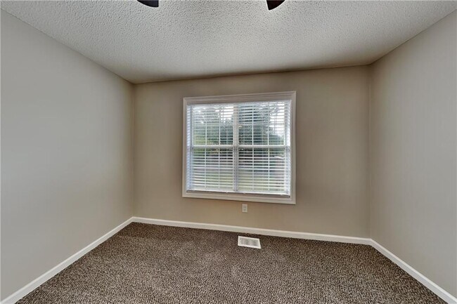 Building Photo - 4011 Cinnamon Fern Ln