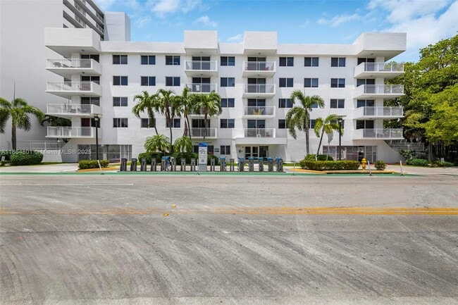 Building Photo - 1666 West Ave
