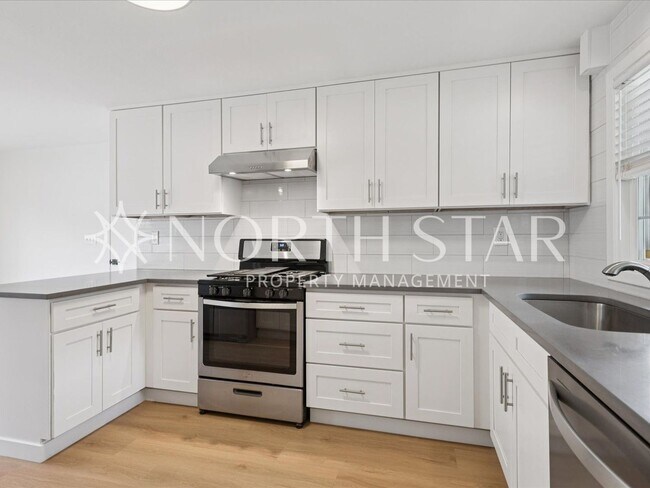Building Photo - Charming Updated One-Level Home with Spaci...
