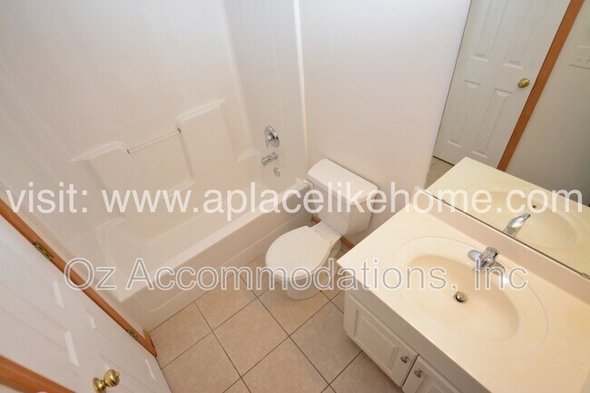 Building Photo - 5200 Hardy Ct