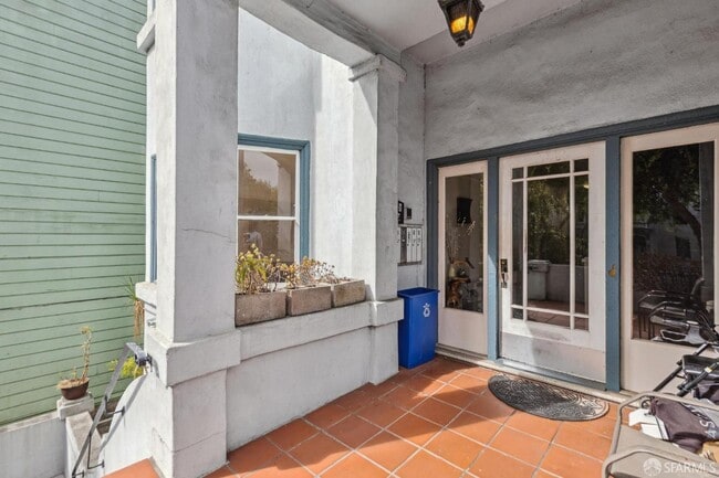 Building Photo - 2888 Folsom St