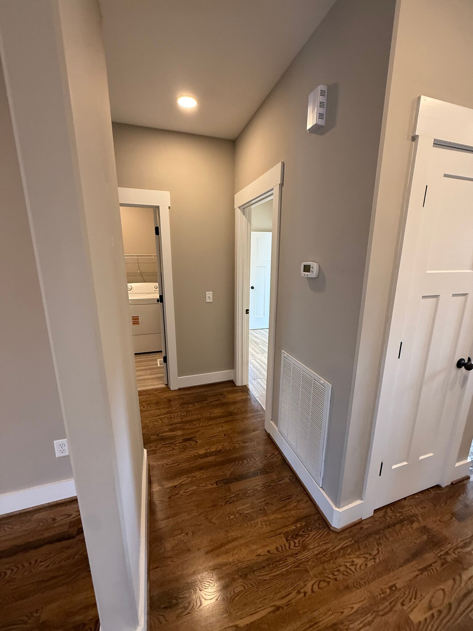 Building Photo - 1124 Cross Pointe Dr