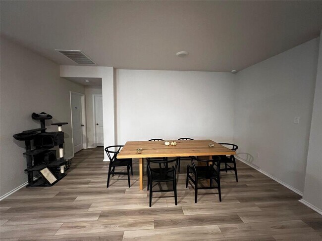 Building Photo - 1009 Marvin Wy