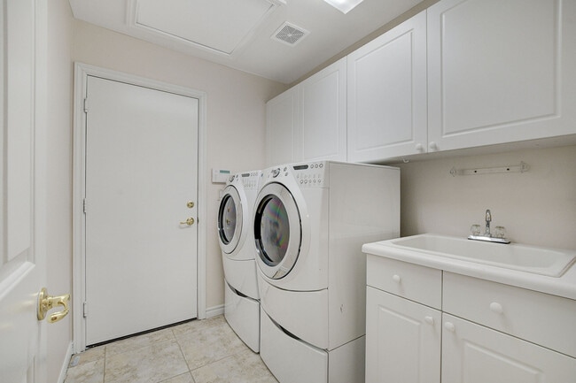 Building Photo - 3051 Hills of Gold Ct