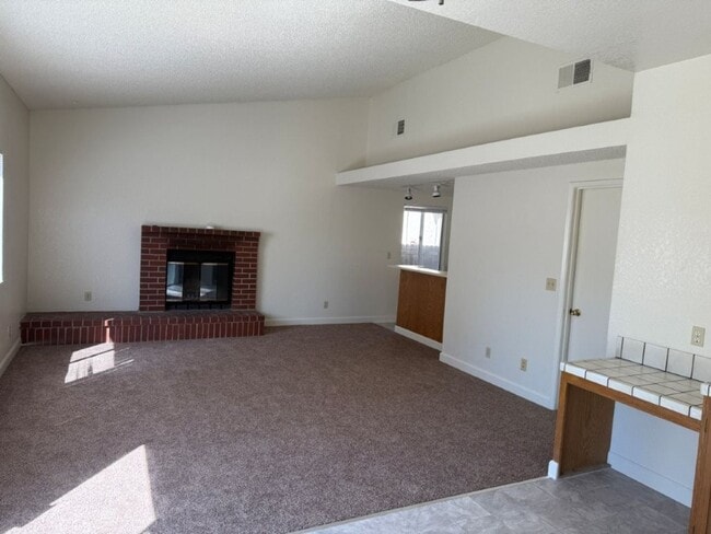 Building Photo - Browns Valley 3 Bedroom 2.5 Bath 2 Story w...