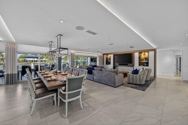 Building Photo - 3109 NE 42nd Ct