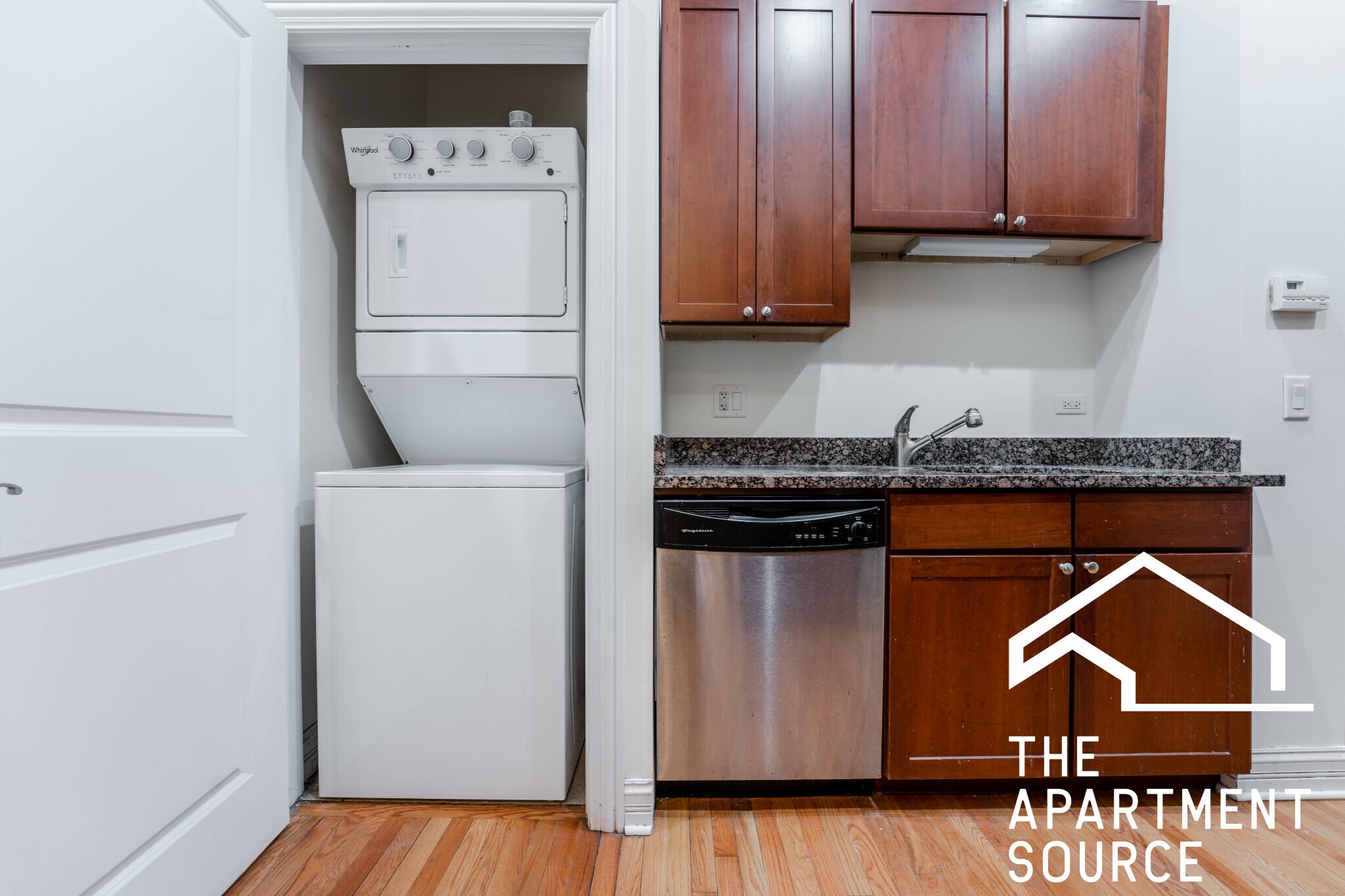 Building Photo - 3338 N Sheffield Ave