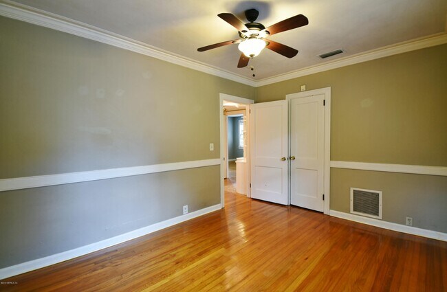 Building Photo - 2929 Arapahoe Ave