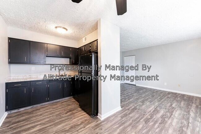 Building Photo - 4518 Beechbrook Rd