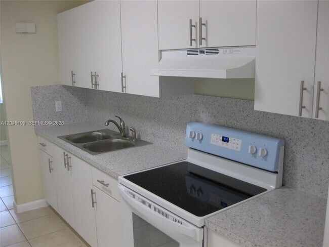 Building Photo - 1520 SW 305th St