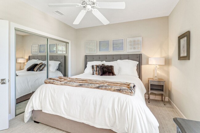 Building Photo - Spectacular Sea Pines Home - Marsh/Water Views!