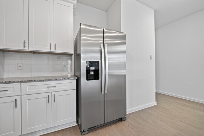 Building Photo - 24657 Monarch Forest Dr