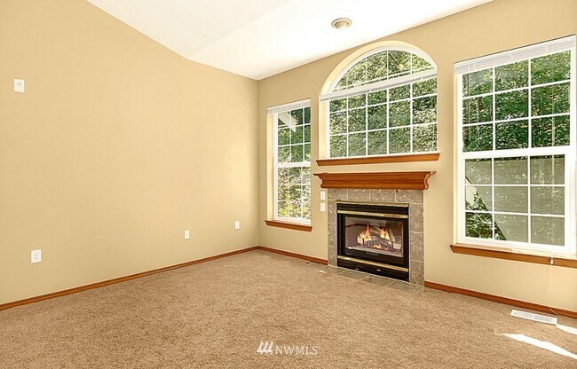 Building Photo - 18641 NE 55th Way