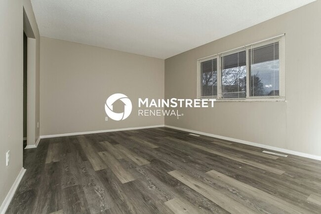 Building Photo - 2033 Queensbridge Dr