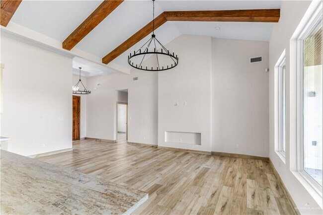 Building Photo - 1200 Arechiga Dr