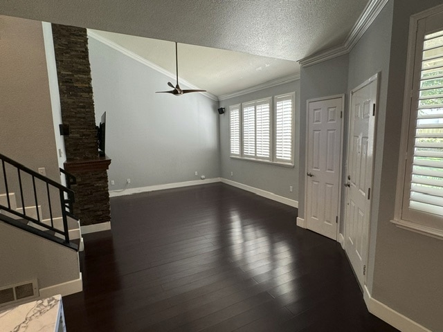 Building Photo - 1107 Story Book Ln