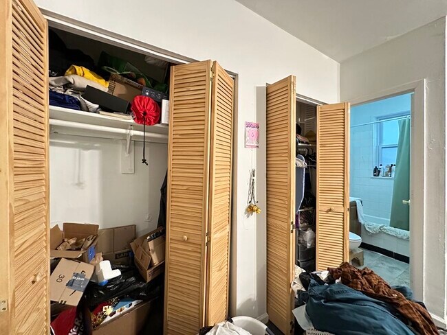 Building Photo - 5710 N Winthrop Ave