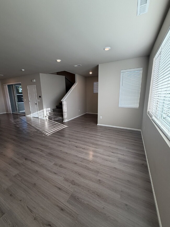 Building Photo - Remodeled, 3 Bedroom 3 Bathroom- Single Family Home
