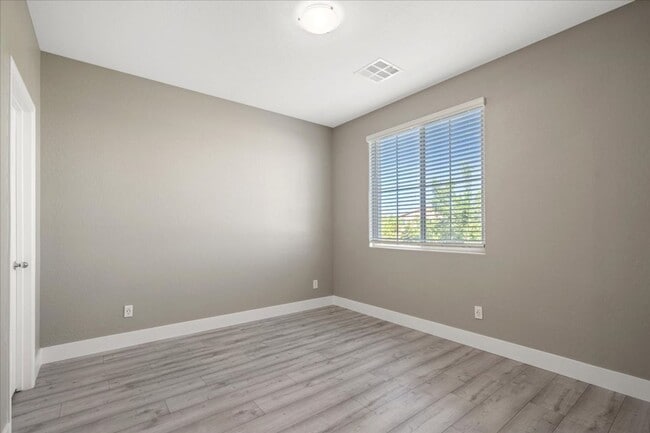 Building Photo - Entertainer's Dream 4Bd Home with Designer Finishes & Outdoor Kitchen