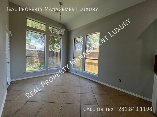 Building Photo - 25834 Palmdale Estate Drive
