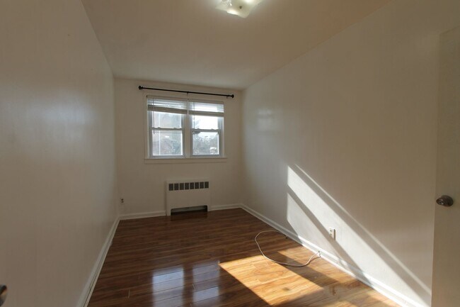 Building Photo - 6460 Ardleigh St