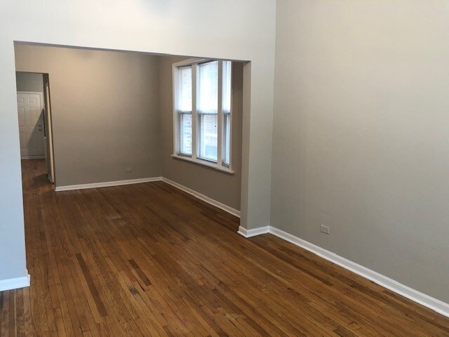 Building Photo - 1107 N Western Ave