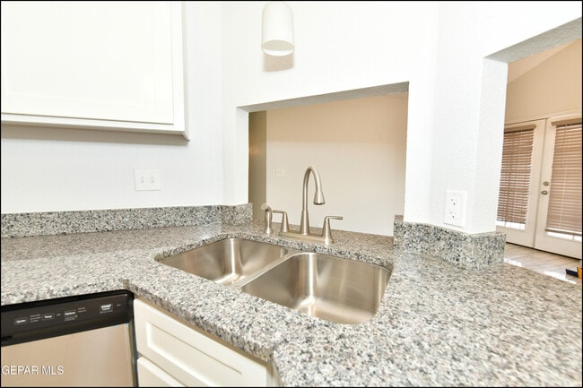 Building Photo - 4526 Monahans Dr