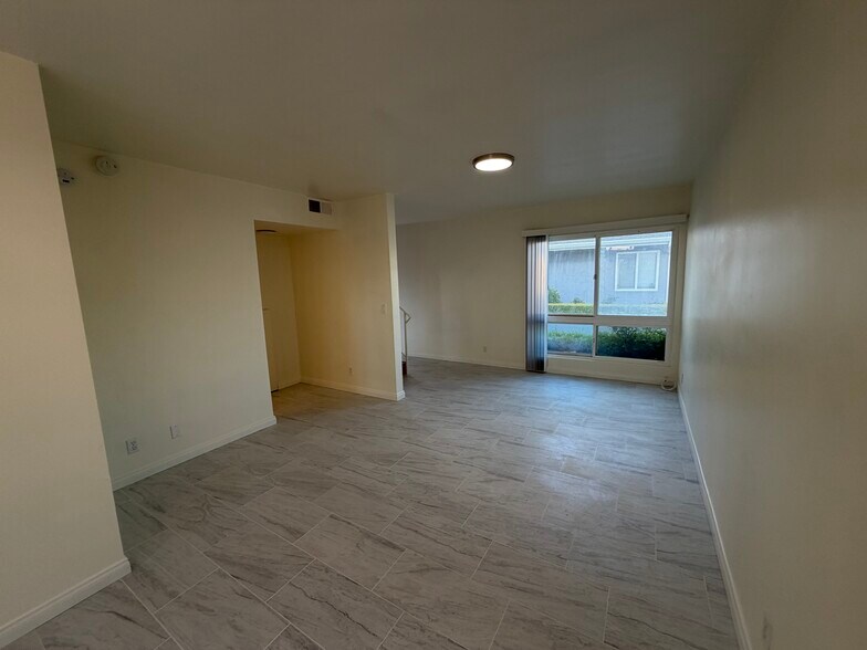 Building Photo - 728 Clay Ave