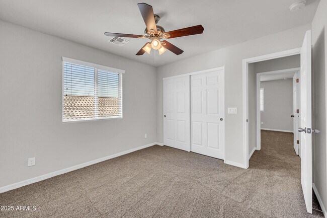 Building Photo - 935 E Agua Fria Ln