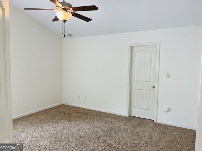 Building Photo - 369 Cliffhaven Cir