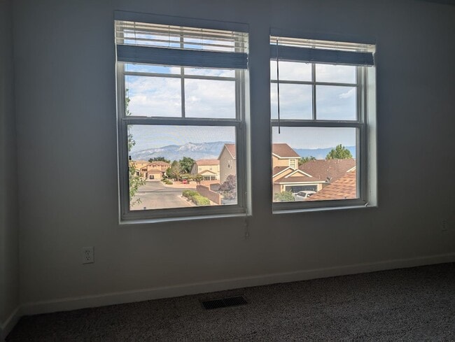 Building Photo - Spacious 2-Story Home with 3-Car Garage in...
