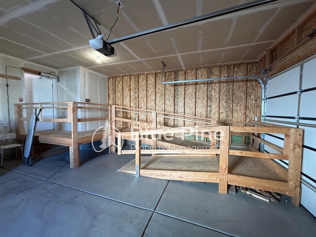 Building Photo - 4403 E Hatch Holw Ln